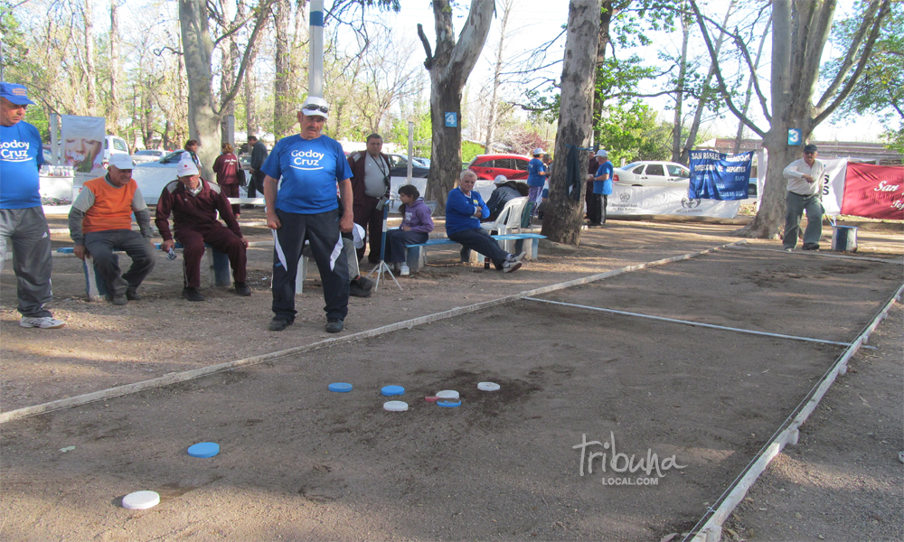 Adultos Mayores. Se juega el Torneo Nacional de Tejo