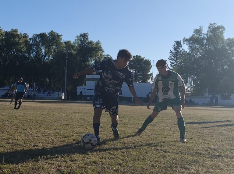 Se puso en marcha la cuarta fecha del fútbol local