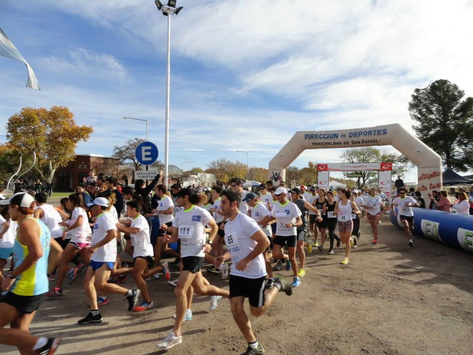 Se corre la maratón “Revolución de Mayo”