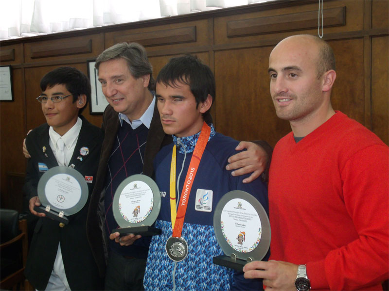 Importante distinción a deportistas especiales