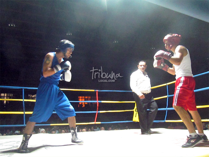 Gran noche de Box en el polideportivo