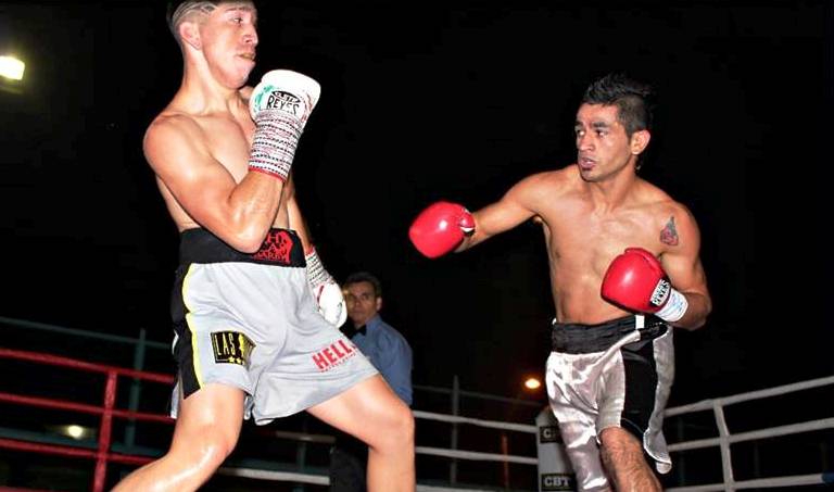 Gran noche de Box en el Polideportivo