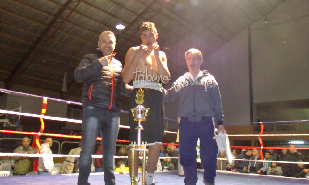 Nelson Rosales logró una impresionante victoria por nocaut