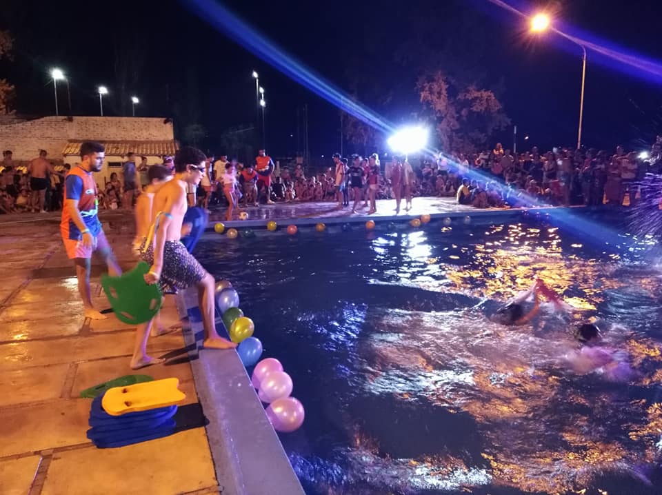 Se realizó una gran muestra de la colonia del polideportivo N° 1
