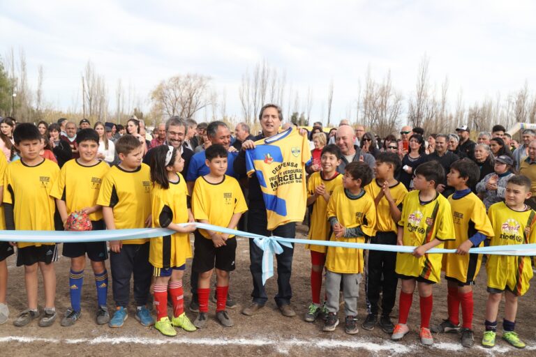 Se inauguró un nuevo predio deportivo en el club Los Claveles